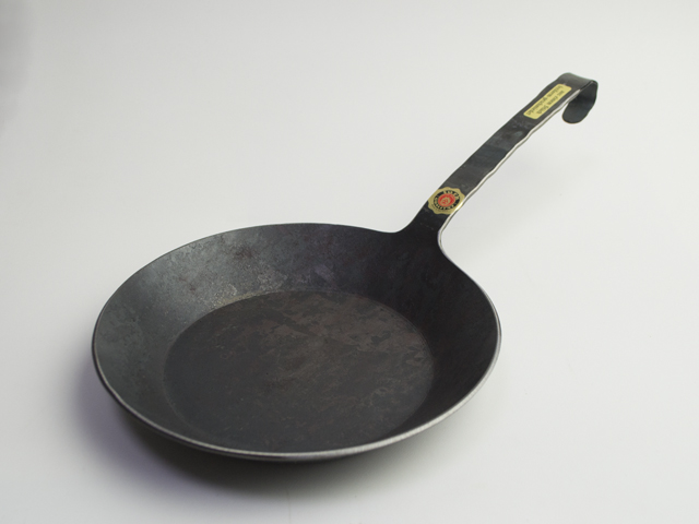 ドイツのTURK(ターク)の鉄フライパン20