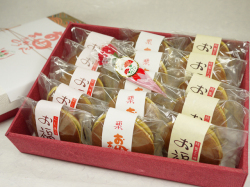 【母の日】ふっくらとした生地の中に丹精込めて炊き上げたあんが絶妙です お福　15個入り　(小豆5個、栗5個、こしあん5個）