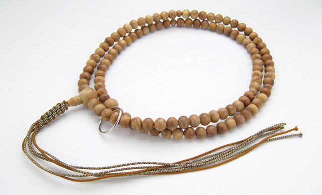 京念珠＜曹洞宗＞縞白檀共仕立（尺６寸）