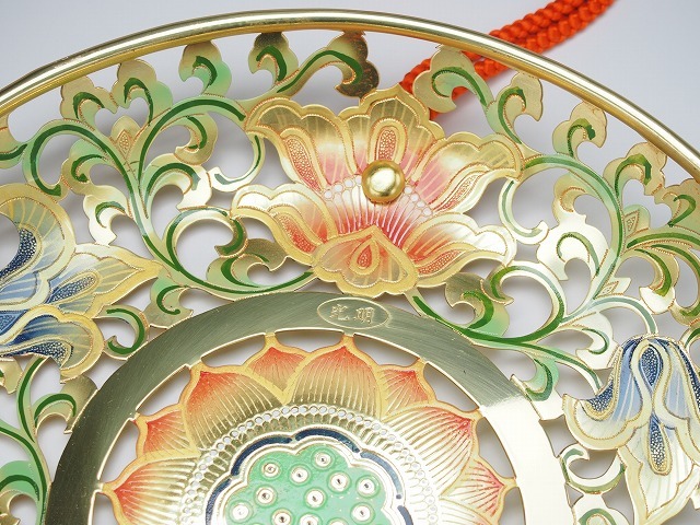 宝相華透かし華籠（淡彩色）