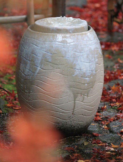 屋内用水琴窟　琴音（白窯変）