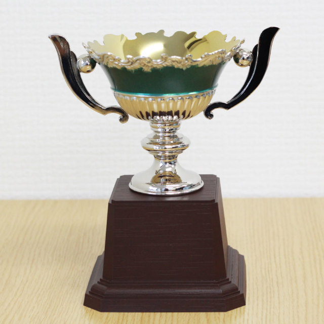 アウトレット商品優勝カップ