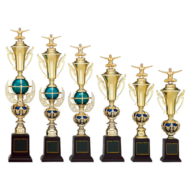 プラスチック人形付き・樹脂製優勝トロフィー　赤青トロフィー