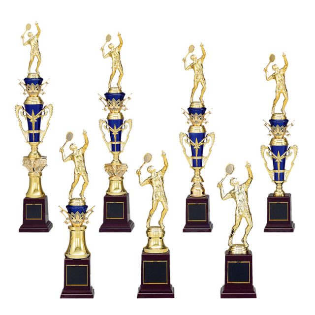 プラスチック人形付き・樹脂製優勝トロフィー