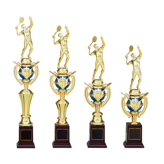 プラスチック人形付き・樹脂製優勝トロフィー　赤青トロフィー