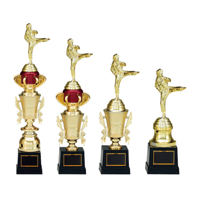 プラスチック人形付き・樹脂製優勝トロフィー