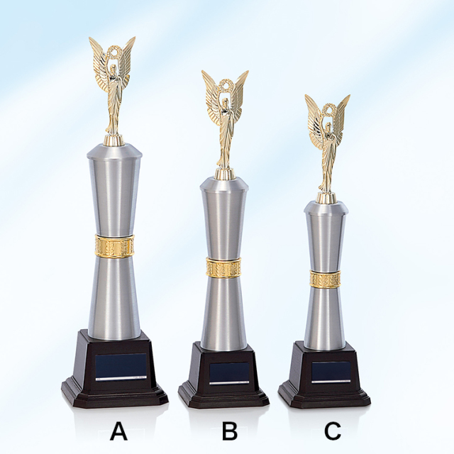 優勝トロフィー金属人形付き　表彰記念