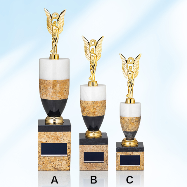 優勝トロフィー金属人形付き　表彰記念