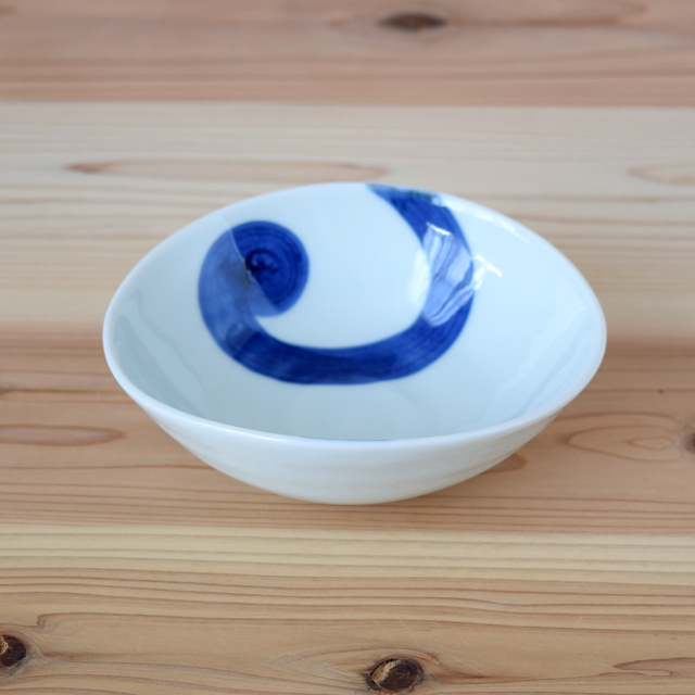 波佐見焼 康創窯】渦紋 変形小鉢