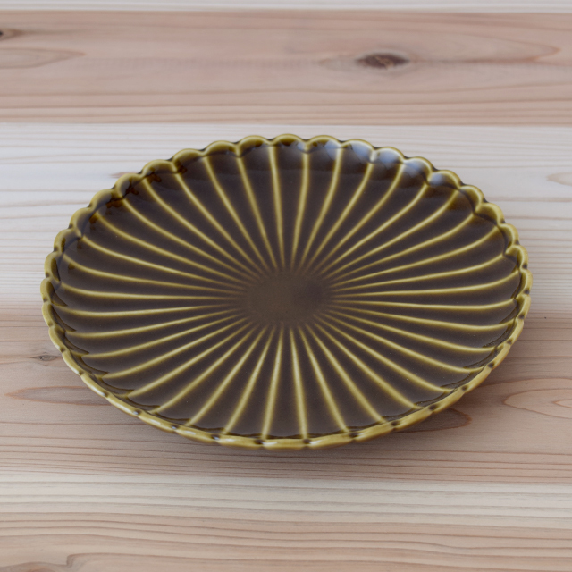 波佐見焼 瑞幸窯】しのぎ（鶯茶）和皿