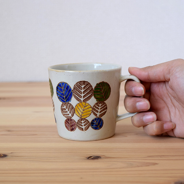 波佐見焼 勲山窯】リーフ（青） 軽々マグカップ