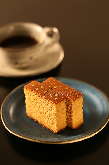 【(英)】 カステラ 計7本＆ターノックチョコレート24本 セット✨️ 焙煎”が引き出すカカオの魅力。5つの産地の“個性”を楽しむ期間