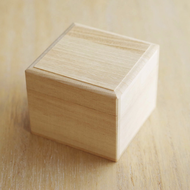 木製 ミニ骨壷 桐箱 国産 天然木 桐 遺骨 分骨 遺灰 小さい コンパクト