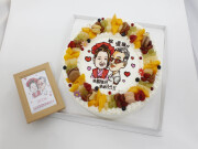 似顔絵ケーキ （１０号30ｃｍ） フォトスタンド付　人物２体　