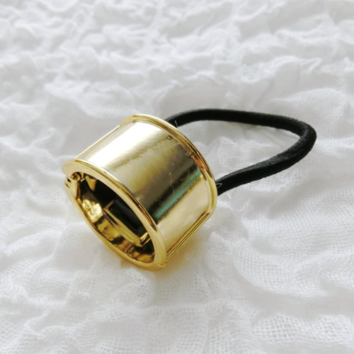 ヘアクリップ　18 ゴールド　プラスティック