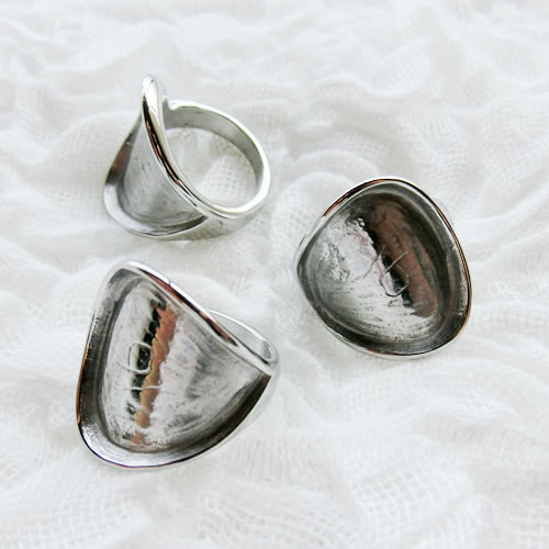 dg-r38　幅広デザインリング　ステンレス素材