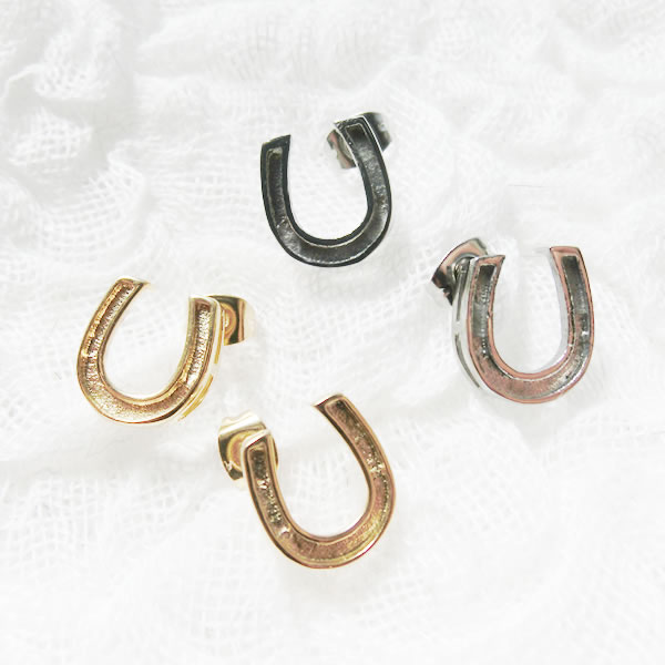 ステンレス　ピアス　蹄鉄　ゴールド　シルバー