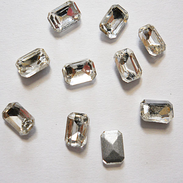 クリスタル・ビジュー・ファンシーストーン13個セット！