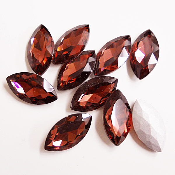 クリスタル・ビジュー・ファンシーストーン10個セット！