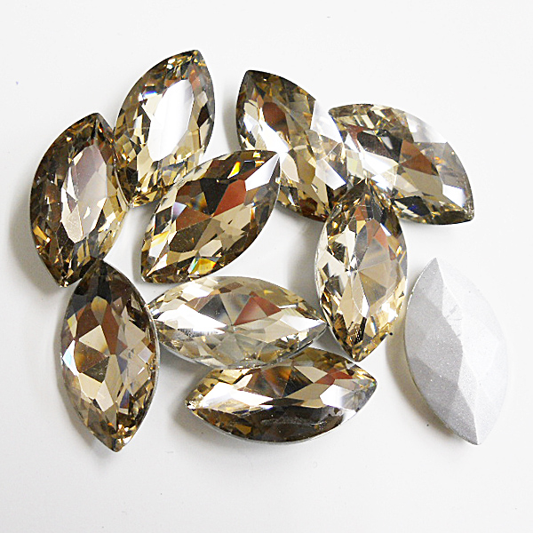 クリスタル・ビジュー・ファンシーストーン10個セット！