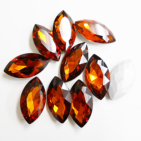 クリスタル・ビジュー・ファンシーストーン10個セット！