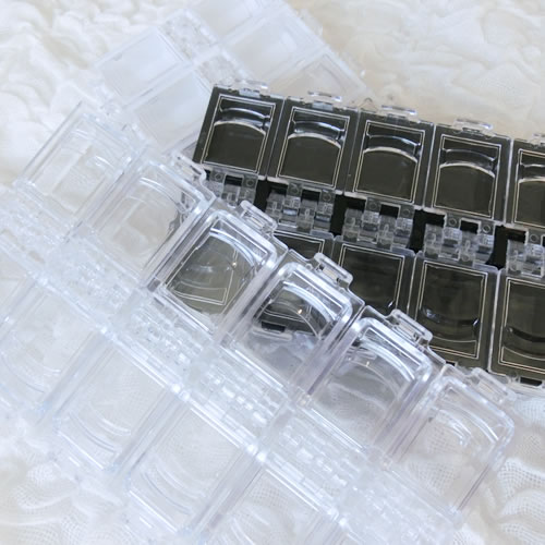 12マスプラスティックケース