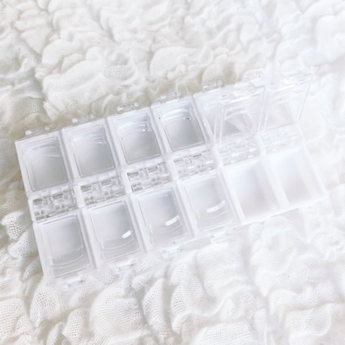 12マスプラスティックケース