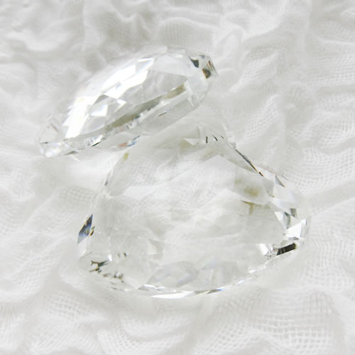 美品✨バカラ　アラフォリ　ミニハート　K18 クリア ペンダントトップ　チャーム 美品✨バカラアラフォリミニハートK18 クリア ペンダントトップチャーム