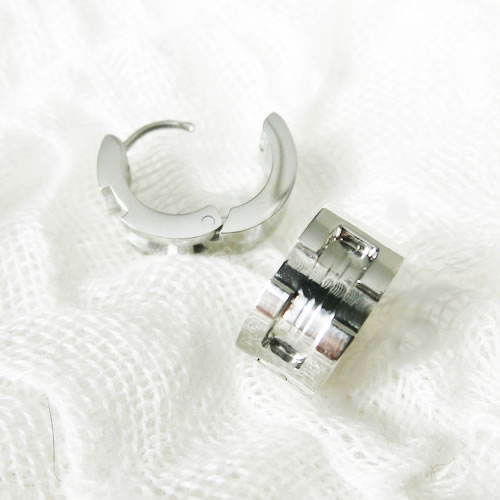 ステンレス　太フープピアス 09