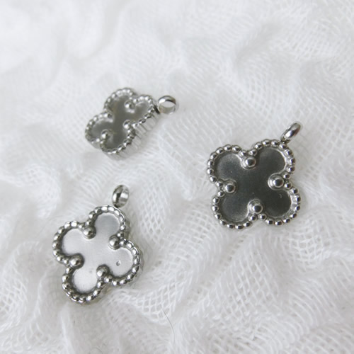 ペンダント42 四つ葉 両面 ステンレス