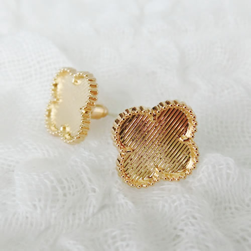 ハンドメイドアクセサリー あこ ハンドメイド アクセサリーパーツ 穴あり - メルカリ