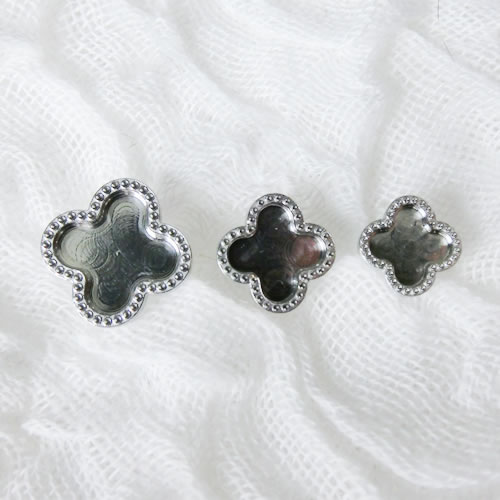 ステンレス スタッドピアス 19 四つ葉