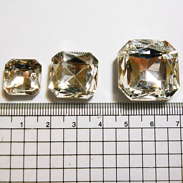 クリスタル・ビジュー・ファンシーストーン10個セット！