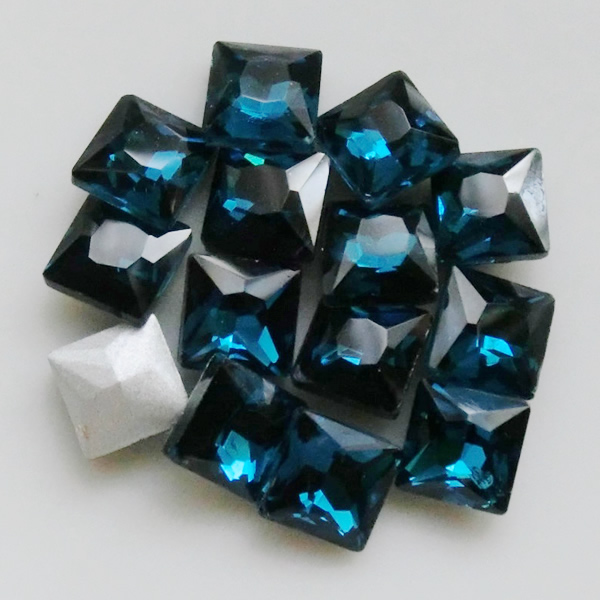 DS-68 ブルージルコン　8mm