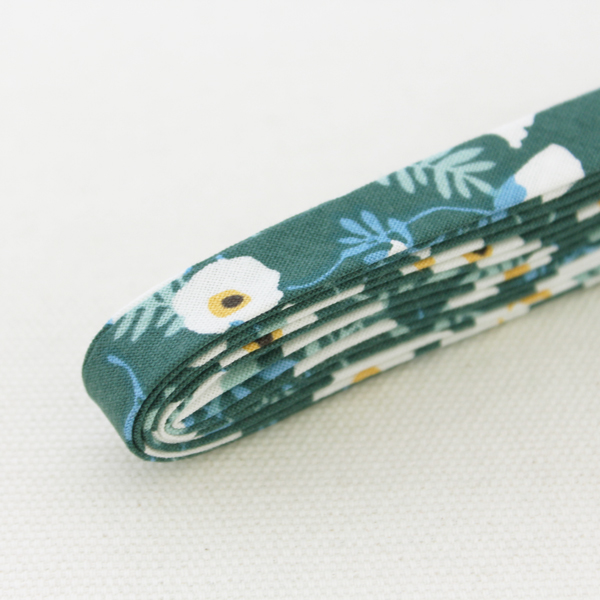 バイアステープ/12mm巾・ふちどり(４ツ折)　39 Pure camellia　【2.5m巻】　バイヤステープ/コットン/裾上げ/縁しまつ/縁どり/入園入学　【デコレクションズ】【メール便対応】