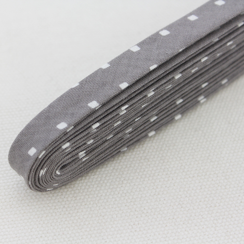 ▼▼▼▼▼【在庫限りOUTLET】バイアステープ/12mm巾・ふちどり(４ツ折)　50 in peace - gleam　【2.5m巻】　バイヤステープ/コットン/裾上げ/縁しまつ/縁どり/入園入学　【デコレクションズ】【メール便対応】