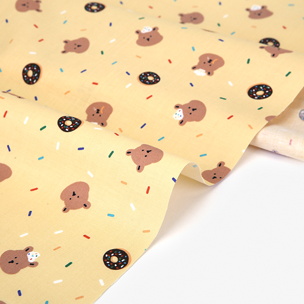 【期間限定30％OFF】生地 布 入園入学 北欧風　≪ Baking bear ≫ コットン/幅108cm　デコレクションズオリジナル　【10cm単位販売】