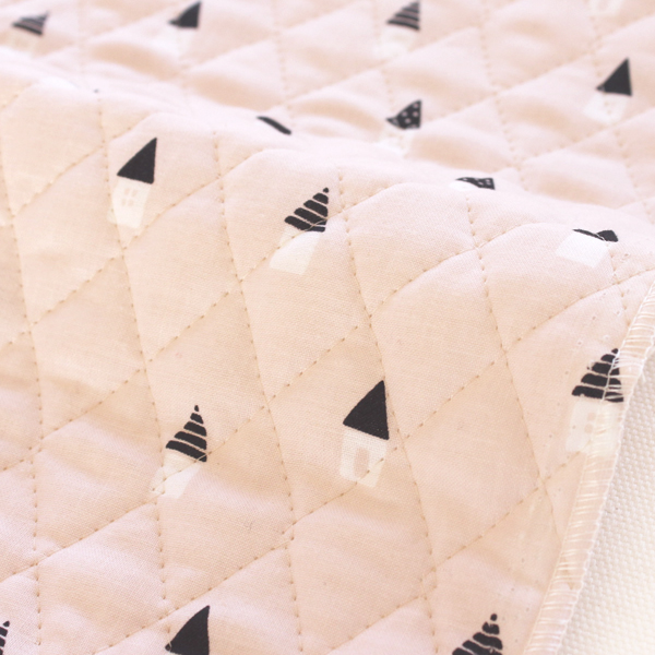 生地 布 入園入学 北欧風　≪ DREAMING - house ≫　キルティング/幅103cm　【10cm単位販売】