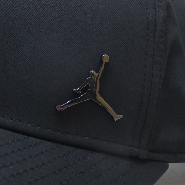 NIKE JORDAN ナイキ ジョーダン カーブバイザーキャップ メタルプレート ジャンプマン JORDAN CLC99 METAL JUMPMAN 899657
