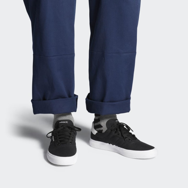 ADIDAS アディダス スニーカー 3MC B22706