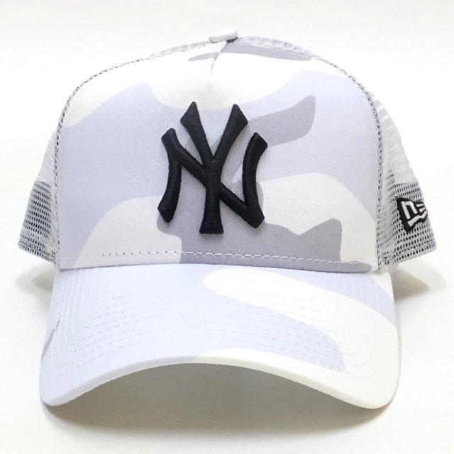 NEW ERA ニューエラ カーブバイザーキャップ 9FORTY A-Frame トラッカー ニューヨーク・ヤンキース ウッドランドカモ ブルー × スノーホワイト ホワイトアンダーバイザー 11899210