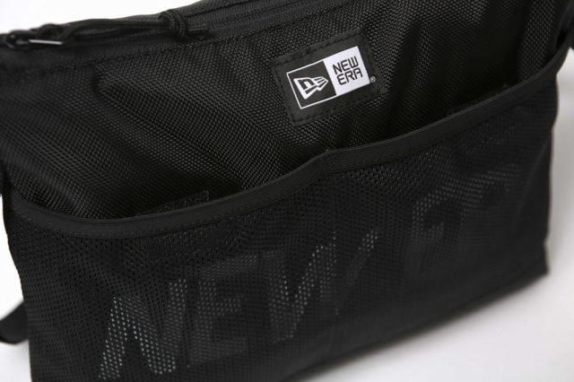 NEW ERA ニューエラ サコッシュ プリントロゴ ブラック × ホワイト 11901491