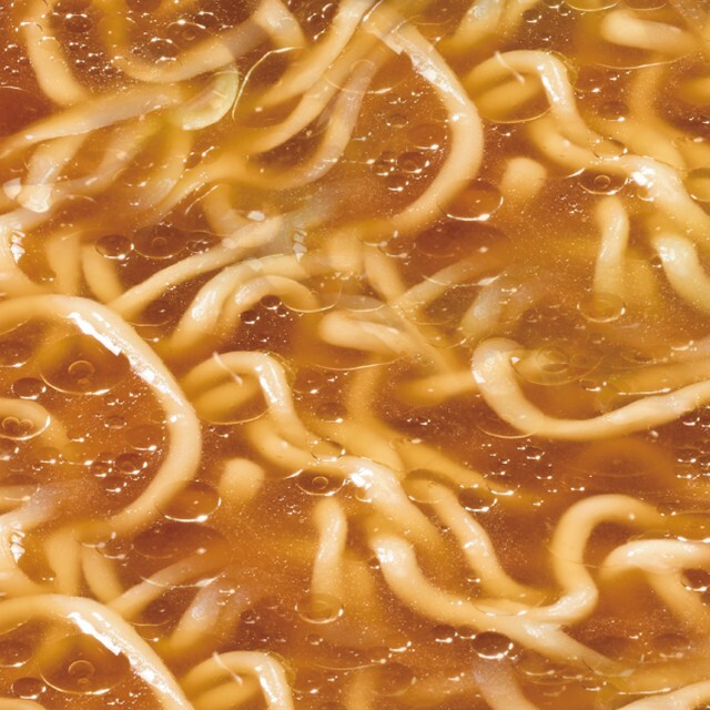 【調理イメージ】超大盛りスーパーカップ　濃厚豚醤油ラーメン