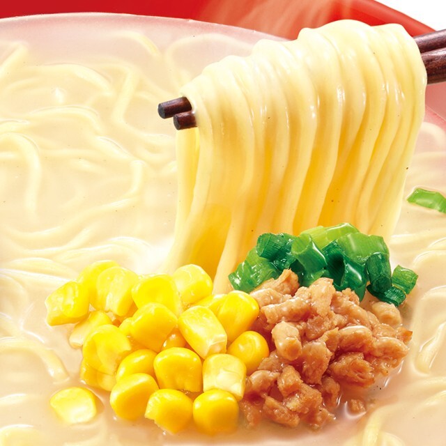 【調理イメージ】タテ型　飲み干す一杯　コーン塩バター味ラーメン