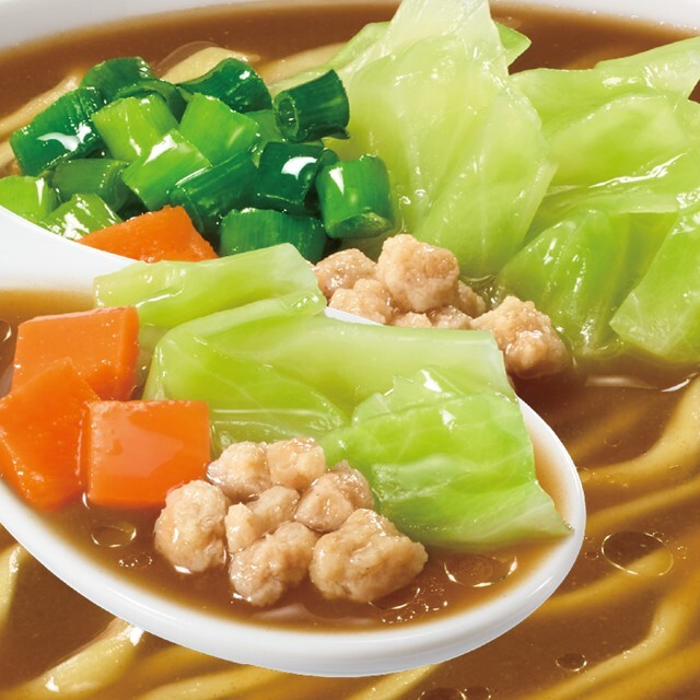【調理イメージ】スイッチ！×スーパーカップ 1.5倍　八丁味噌の旨み　鶏野菜みそラーメン