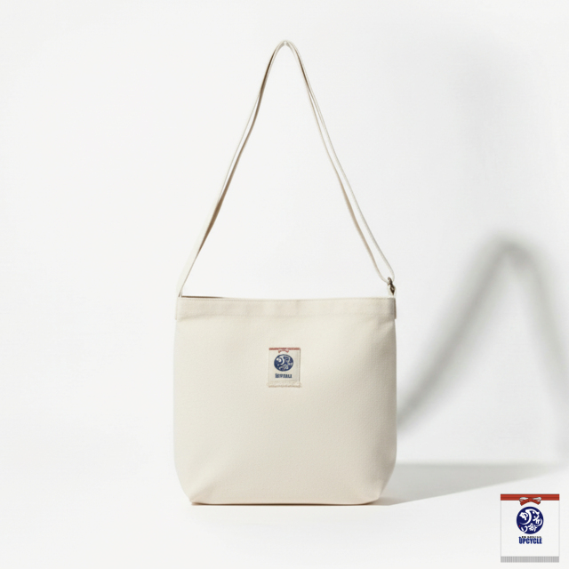 UPCYCLE豊橋帆前掛け生地使用 斜めがけショルダーバッグ マグネットボタン　生成り