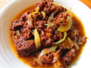 豚ほほ肉とキャベツのマルサラ酒煮込みカッスーラ仕立て