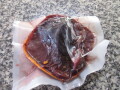 牛ほほの赤ワイン煮込み（茸と粒マスタードのノーマルタイプ　ピエモンテ風）