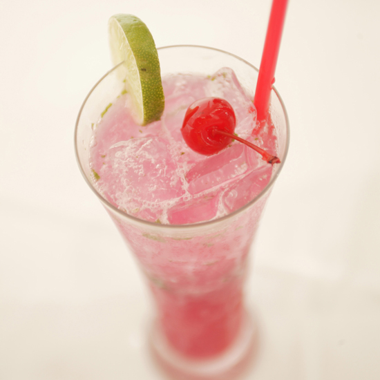 佐藤錦たっぷりの初夏の味！さくらんぼジュース900ml