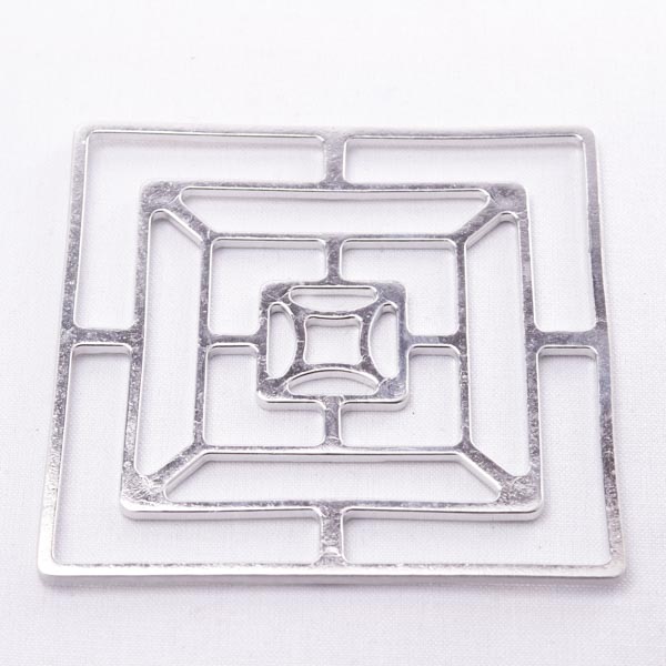 【送料無料】能作 KAGO スクエア S 1個≪13時までのご注文即日発送(休業日を除く)≫ ( 能作 あすつく 母の日 プレゼント 初任給 かご かごバック 収納 果物 野菜 高岡銅器 )